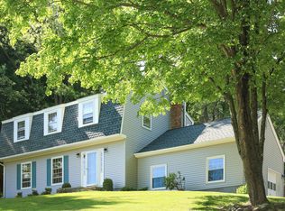 9 Jeanne Dr, Putnam Valley, NY 10579