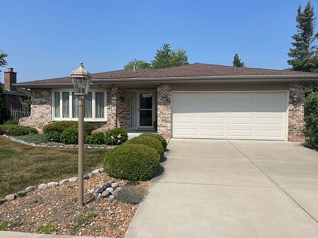 1st image of 11138 S Deerpath Ln
