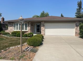 11138 S Deerpath Ln, Palos Hills, IL