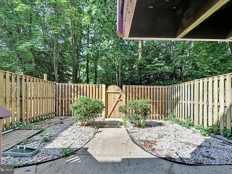 7836 Foxfarm Ln — Photo 12