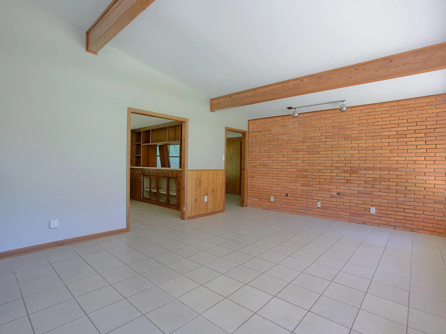 12395 South Ln — Photo 2