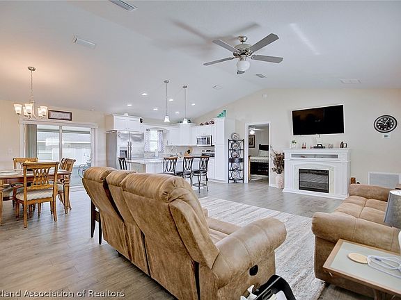 2nd image of 4600 Singer St