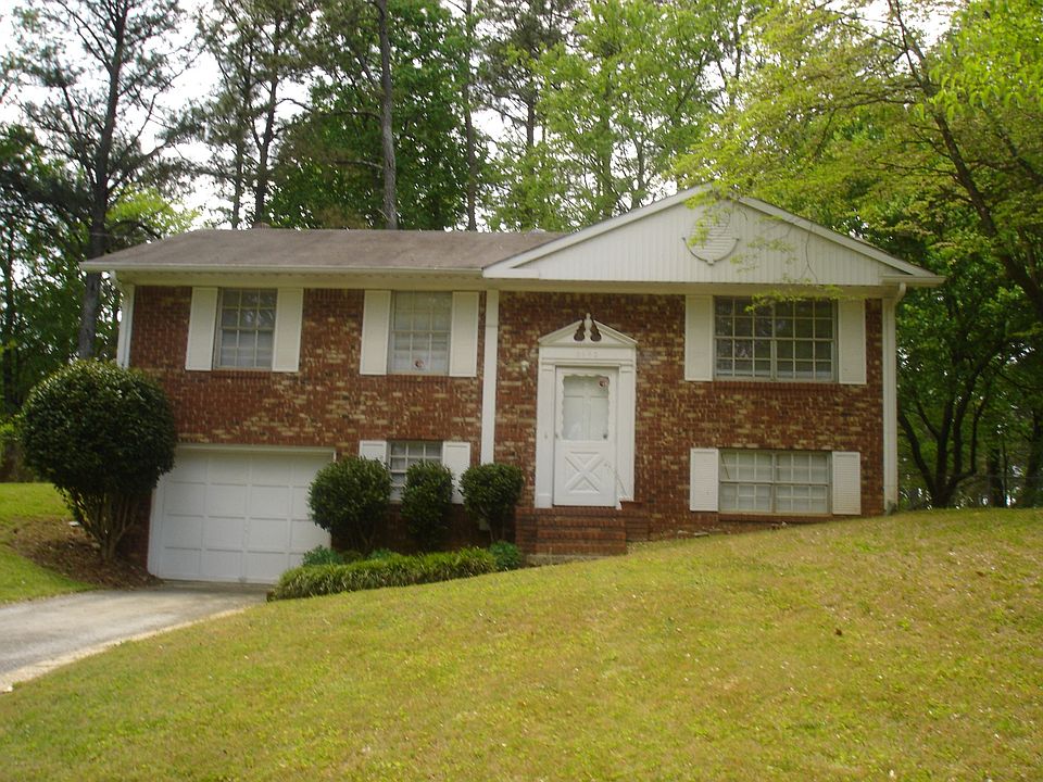 1st image of 2642 Carolyn Dr SE