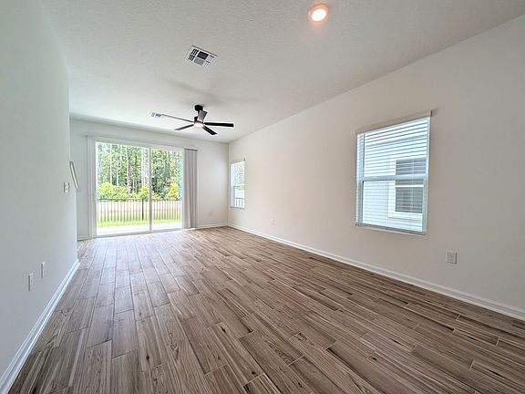 4th image of 3236 Schoolmarm St