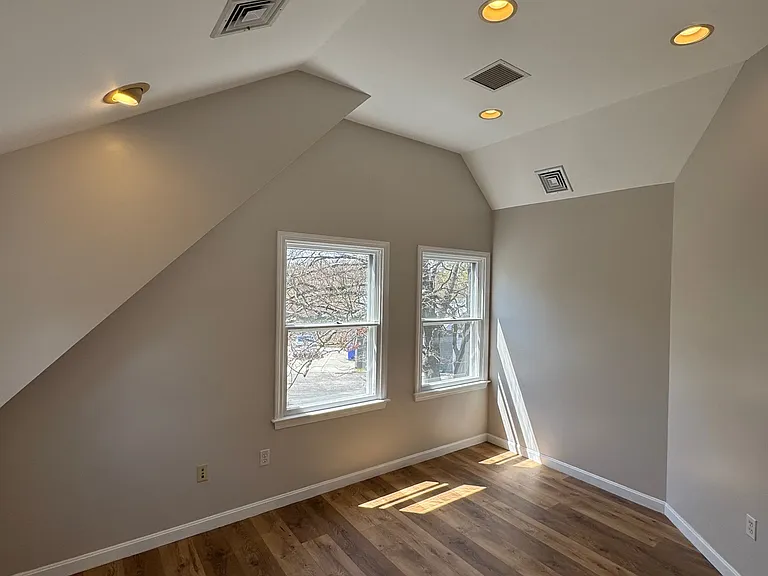 1375 Wampanoag Trl #1 — Photo 10