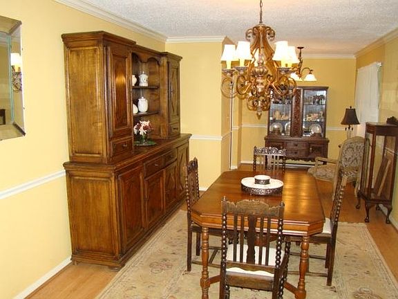 2nd image of 3130 Westmont Dr