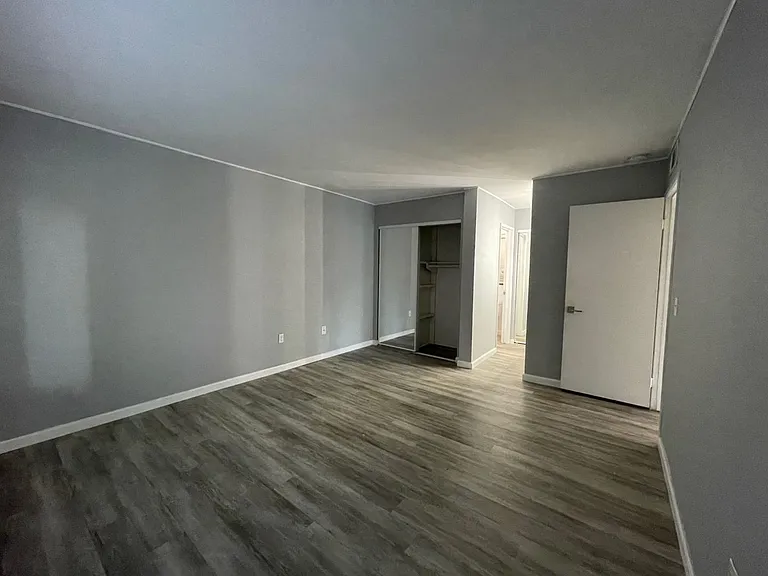 1137 Arbor Ln — Photo 15