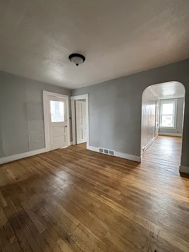508 W High St Photo 1