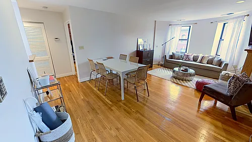 87 Gainsborough St #404 Photo 1