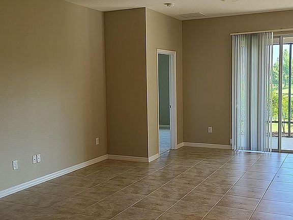 2nd image of 3011 Oriole Dr