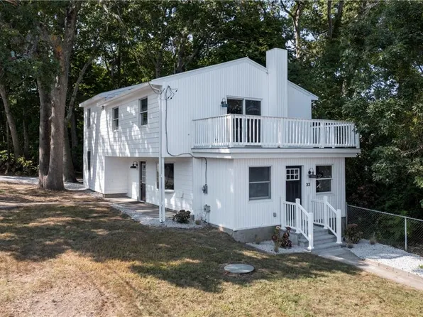 33 Lake Ave, Tiverton, RI 02878