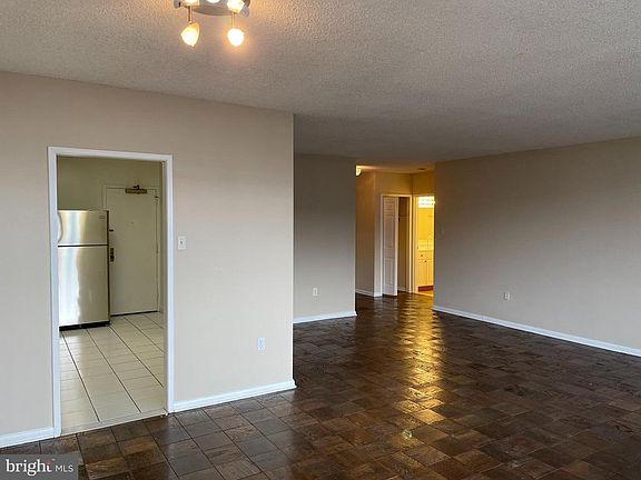 5th image of 3701 S George Mason Dr Unit 2416N