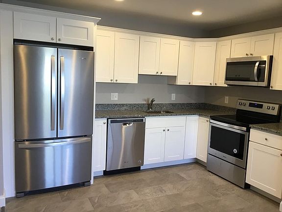 3rd image of 500 Washington St Ste 4