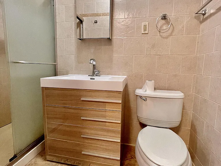 325 E 90th St #5W — Photo 11