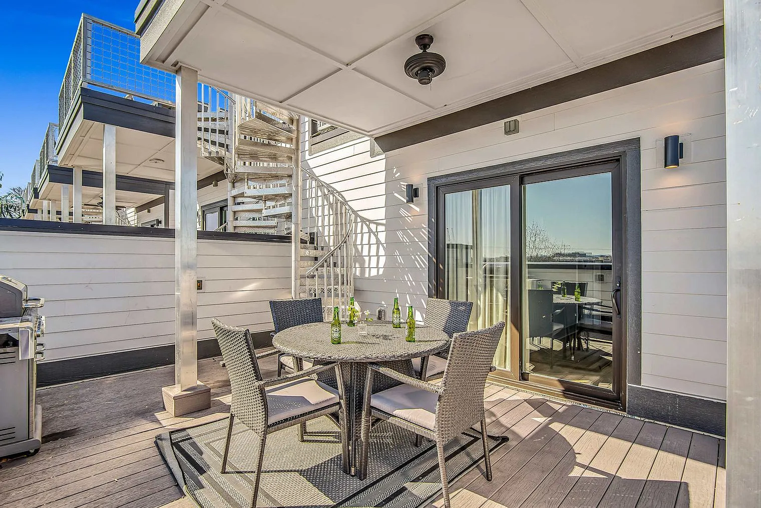 4 bed, 4.0 bath, 2701 sqft, $7,204 — Photo 4