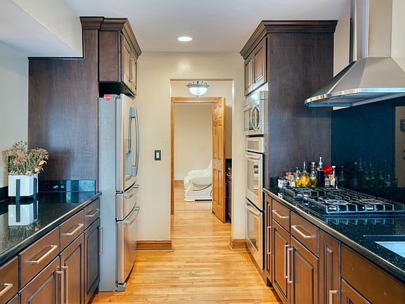 4th image of 903 Driscoll Ct