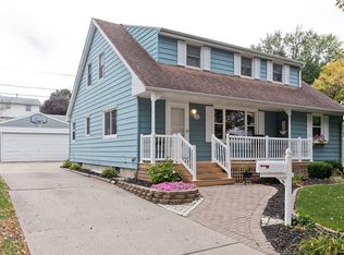 3615 Dennis Dr NW, Cedar Rapids, IA 52405