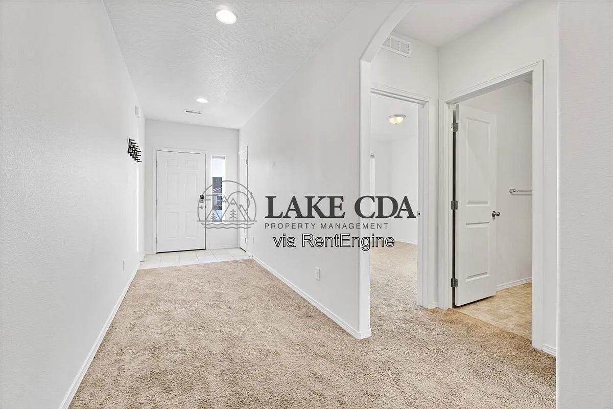 3 bed, 2.0 bath, 1574 sqft, $2,495 — Photo 4