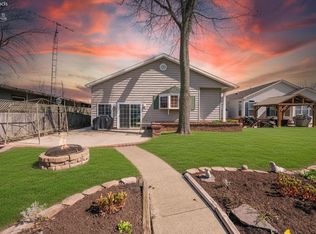 4794 E Johnson Ave, Port Clinton, OH 43452
