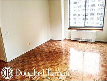 4th image of 990 6th Ave APT 18L