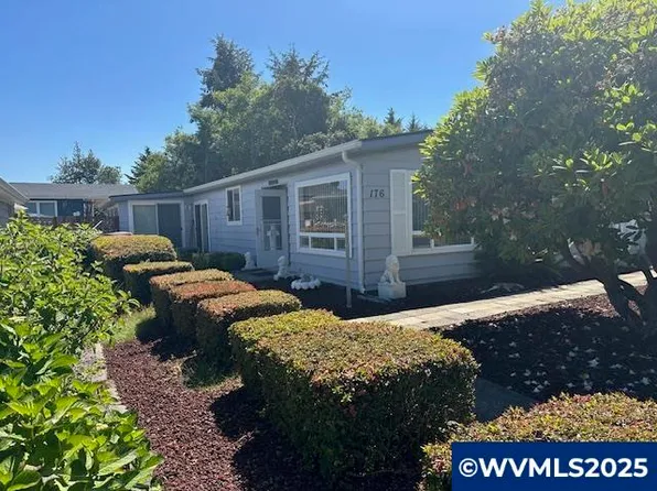 176 NE 35th St, Newport, OR 97365