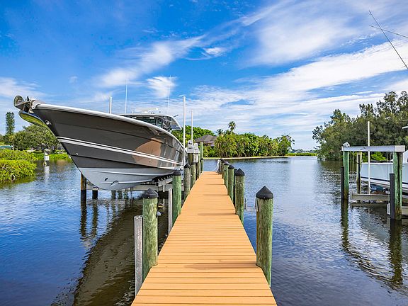 4th image of 2897 SE Saint Lucie Boulevard