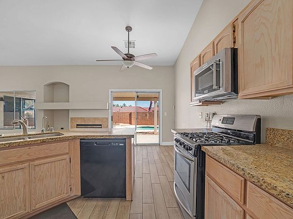 5th image of 4304 Laurel Hill Dr