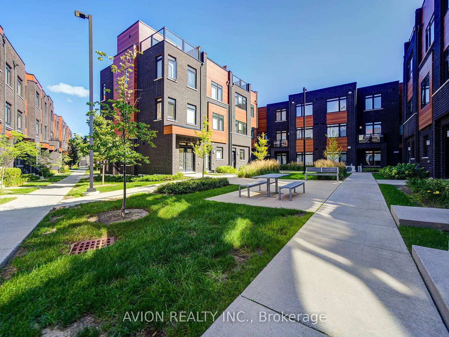 3 bed, $2,950 — Photo 1