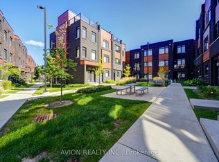 370 Red Maple Rd #83, Richmond Hill, ON L4C5T4