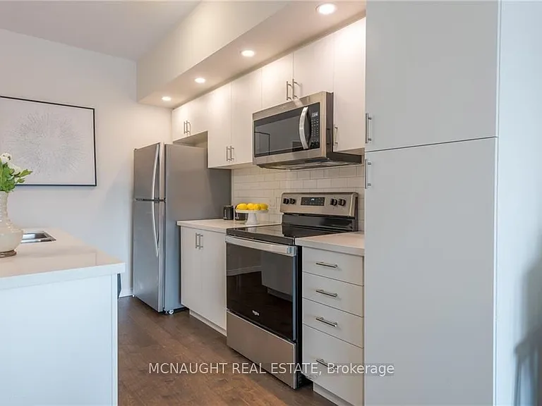 340 Florence Dr #305 — Photo 9