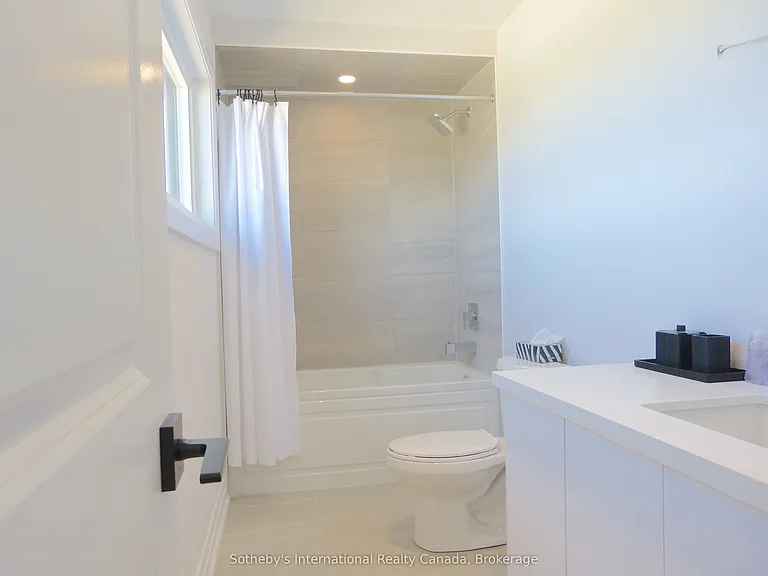 102 Sladden Ct — Photo 19