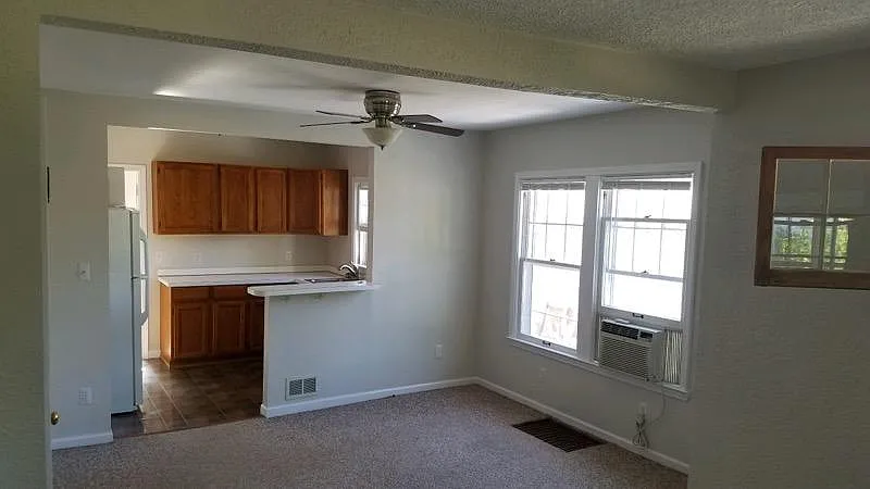 2 bed, 906 sqft, $1,650 — Photo 4