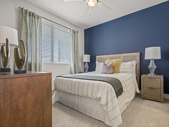4th image of 21221 W Oxnard St #612