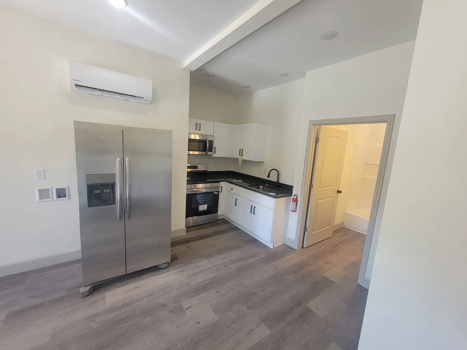 2 bed, 650 sqft, $1,200 — Photo 3