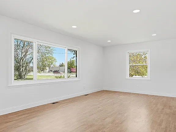 8504 Edison St NE — Photo 16