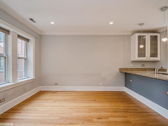 5th image of 1429 W Elmdale Ave APT 1A