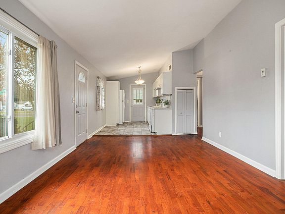 5th image of 601 Simmons Ave