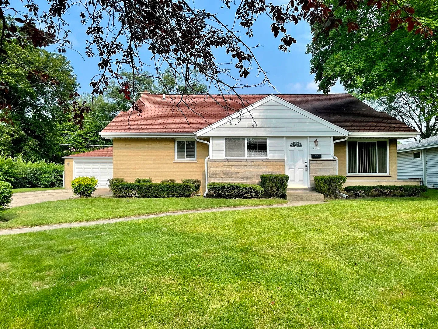 1111 Longmeadow Dr photo 1