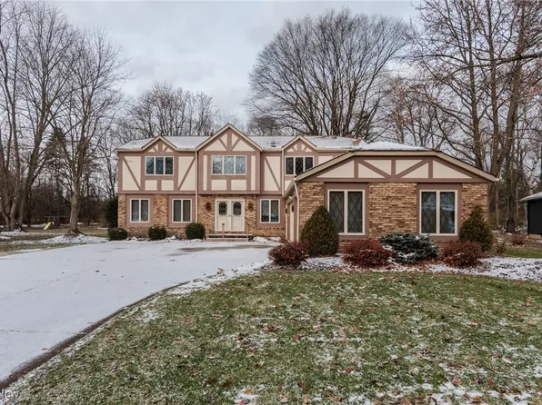 29003 Brockway Dr, Westlake, OH 44145