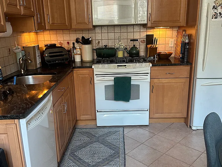 11 Clark St #4EF — Photo 3