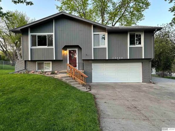 13522 Birchwood Ave, Omaha, NE 68137