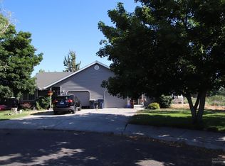 2725 SW Volcano Ct, Redmond, OR 97756