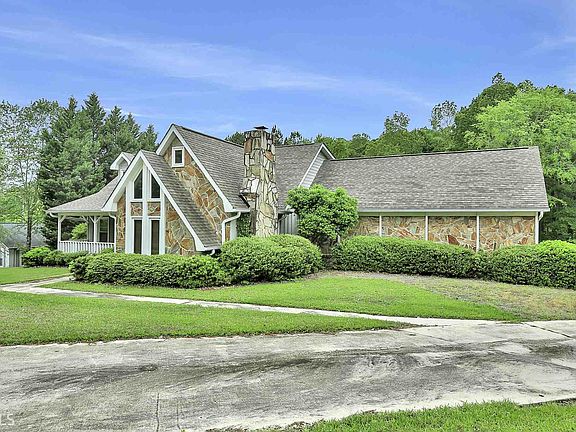 2nd image of 345 Mapledale Trl