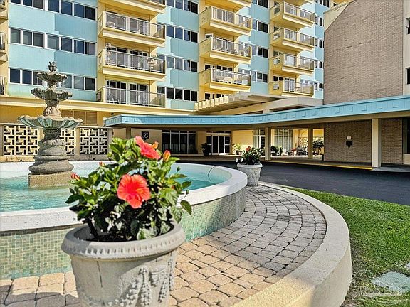 5th image of 825 Bayshore Dr APT 203