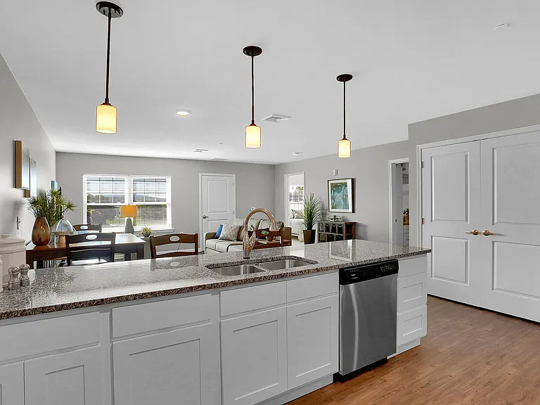 Hickory- 2 BR 2 BA