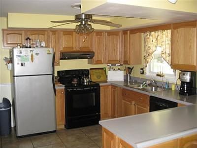 4th image of 221 Gerber Ct