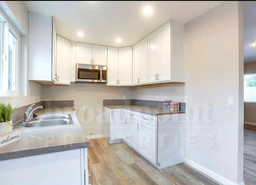 2 bed, 1.5 bath, $1,995 — Photo 2