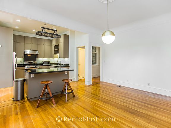 3rd image of 1022 Florida St