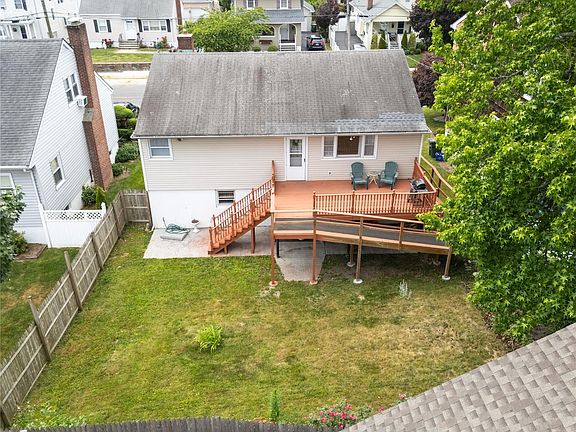 3rd image of 137 Breckenridge Avenue