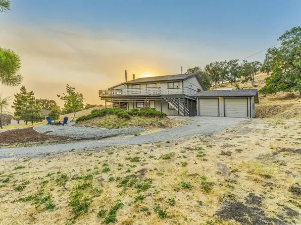 24501 Pueblo Ct, Tehachapi, CA 93561